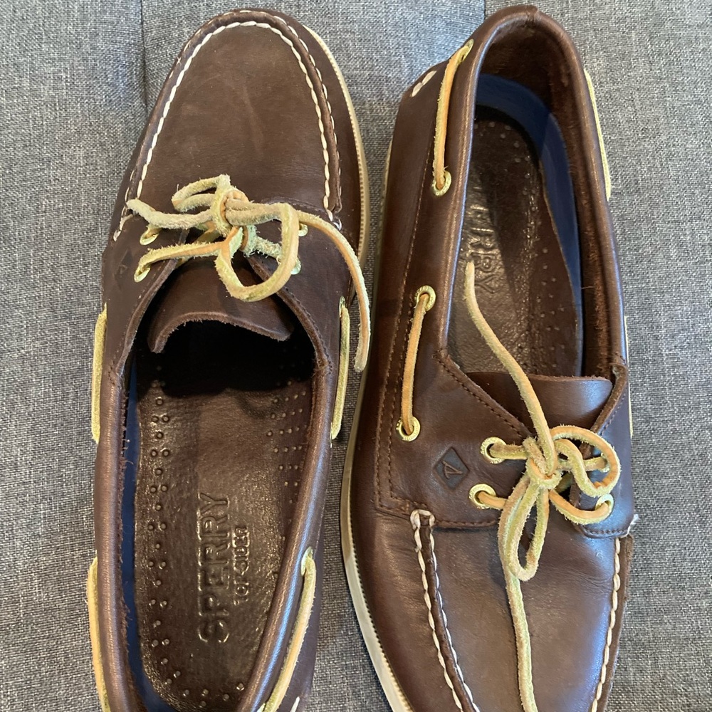 Brown sperry top siders - Picture 2 of 6